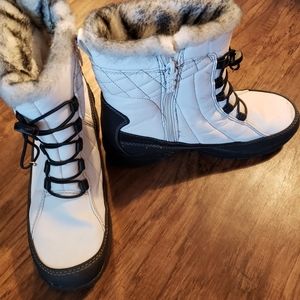 Totes boots size 8 1/2